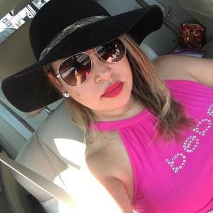 Meet your Posher, Elizabeth